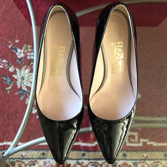 SALVATORE FERRAGAMO | Dalia Black Patent Heels 6 - Picture 7 of 8